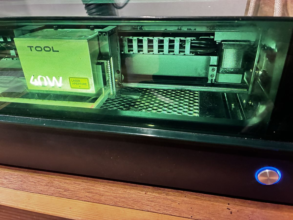 xTool S1 の加工エリアと40Wレーザー